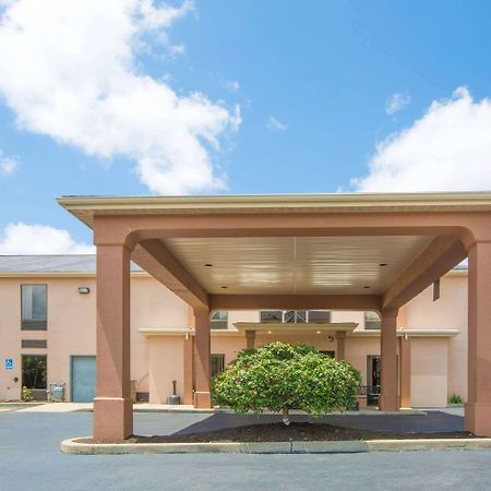 Howard Johnson By Wyndham Beckley Exterior foto